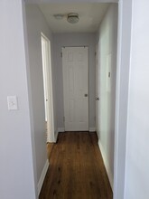 13 Clarmore Dr, Unit 1B in Norwalk, CT - Foto de edificio - Building Photo