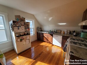 250 Belgrade Ave, Unit 3 in Boston, MA - Building Photo - Building Photo