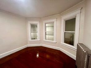 88 Massachusetts Ave, Unit 1 in Springfield, MA - Building Photo - Building Photo