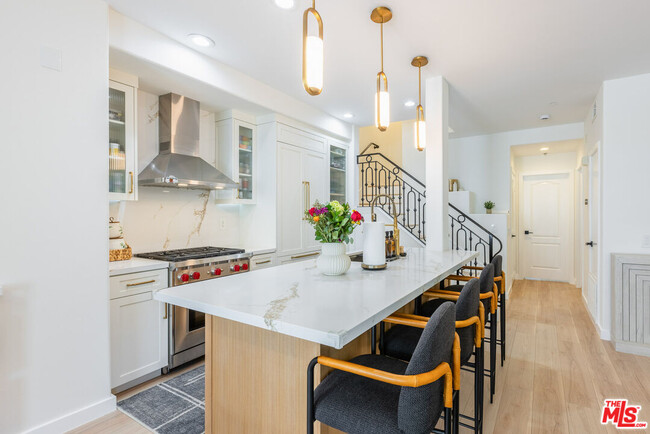 property at 5507 W 149th Pl