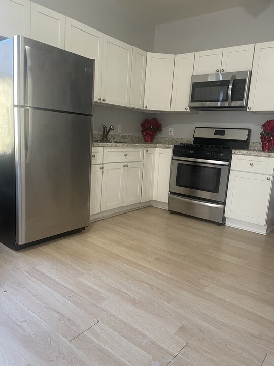 688 Grove St, Unit 2L in Irvington, NJ - Building Photo