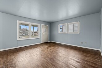 6832 Cornell St in Taylor, MI - Foto de edificio - Building Photo