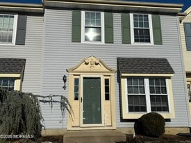 52 Aberdare Ct in Freehold Township, NJ - Building Photo