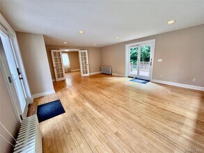 2 Ruth Ln in Glenwood Landing, NY - Building Photo - Building Photo