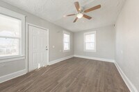 1121 Metropolitan Ave photo'