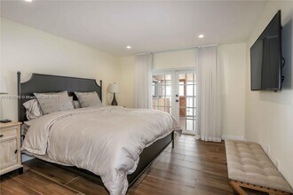 16509 Fox Den Ct in Miami Lakes, FL - Building Photo - Building Photo