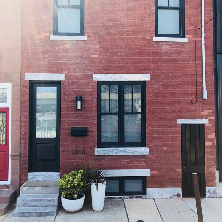 1010 N Hope St Photo