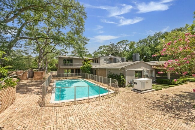 626 Rocky River Rd