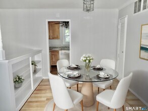 245 Unquowa Rd in Fairfield, CT - Building Photo - Building Photo