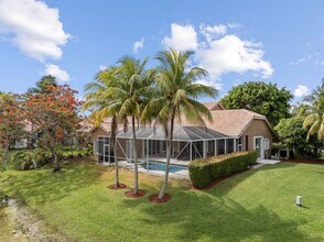 1179 Laguna Springs Dr in Weston, FL - Building Photo - Building Photo