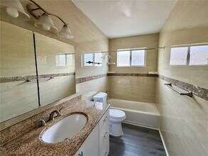 1305 NW 4th St, Unit 3 in Miami, FL - Building Photo - Building Photo