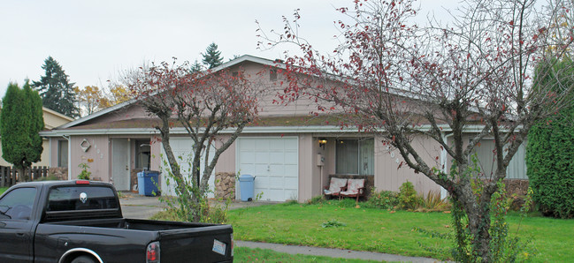 1402-1404 12th Ave NW in Puyallup, WA - Building Photo - Building Photo