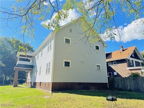 247 Oakdale Ave in Akron, OH - Building Photo - Building Photo