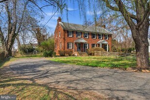 3718 Farr Ave in Fairfax, VA - Building Photo