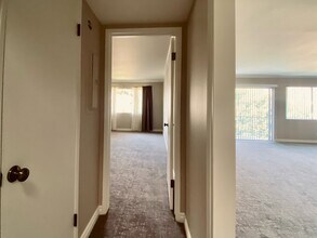 420 S Madison Ave, Unit 310 in Pasadena, CA - Building Photo - Building Photo