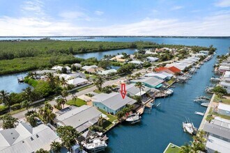 44 Aqua Ra Dr in Jensen Beach, FL - Building Photo - Building Photo