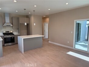 1072 N Vinedo Ave in Pasadena, CA - Building Photo - Building Photo