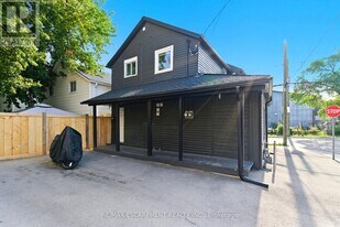 2 Windsor St in Hamilton, ON - Building Photo