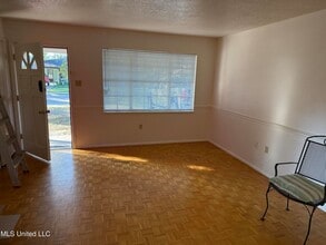 2507 Middlecoff Dr, Unit 2 in Gulfport, MS - Building Photo - Building Photo