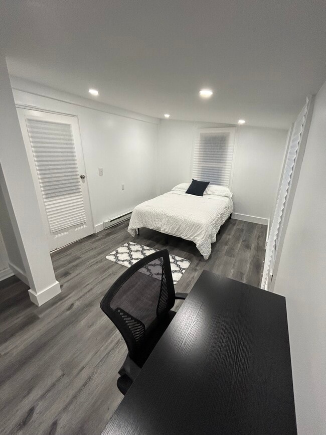 82 Chapin St, Unit Student room for January