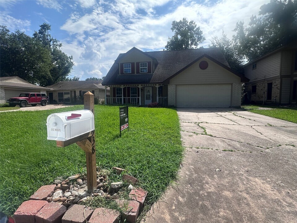 18938 Jodywood Dr in Humble, TX - Building Photo