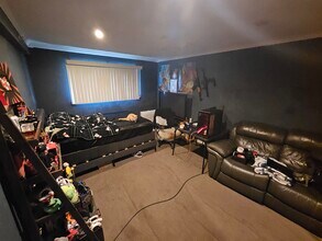 1910 W Hatherleigh Ct in Mount Prospect, IL - Building Photo - Building Photo