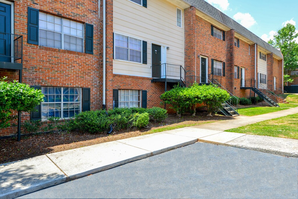 Morrowood Townhomes Morrow, GA Apartments