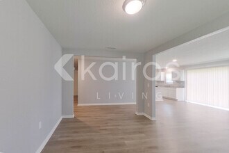 1233 Huntington St in North Port, FL - Building Photo - Building Photo