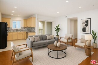 12132 Hart St, Unit 201 in Los Angeles, CA - Foto de edificio - Building Photo