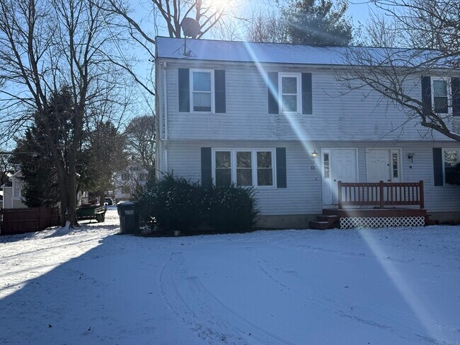 11 Julian Ln in Milford, MA - Building Photo - Building Photo