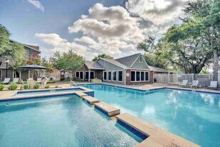 Highland Park in Fort Worth, TX - Building Photo