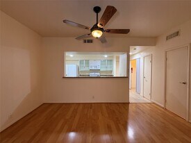 1629 S Kirkwood Rd in Houston, TX - Building Photo