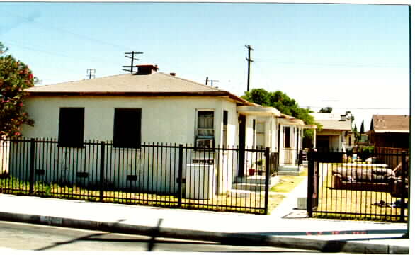 6126 Santa Fe Ave in Huntington Park, CA - Building Photo