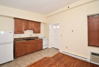 181 Chestnut St in Springfield, MA - Building Photo - Building Photo