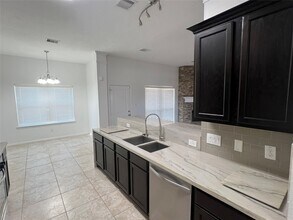 99 Fordland Estate Dr in Dayton, TX - Building Photo - Building Photo