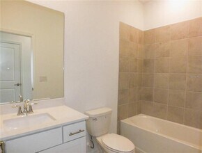 19125 Moscato Ct in Venice, FL - Building Photo - Building Photo