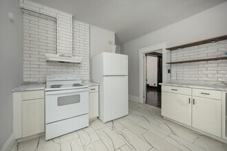 1303 Rowland Ave NE in Canton, OH - Building Photo - Building Photo