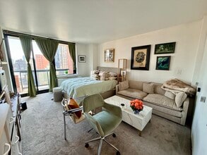 300 E 62nd St in New York, NY - Building Photo - Building Photo