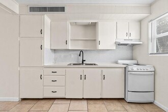 712 Hansen St in West Palm Beach, FL - Building Photo - Building Photo
