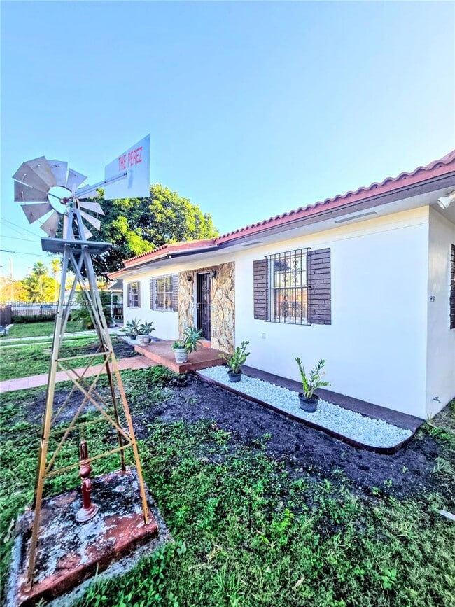 5451 SW 5th Terrace in Coral Gables, FL - Building Photo - Building Photo