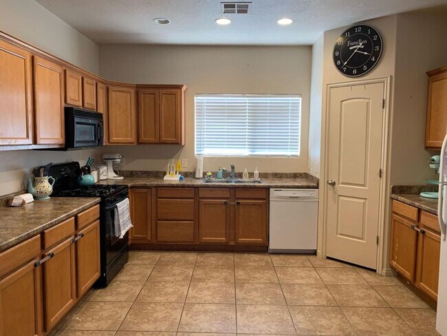 465 N 2480 W in Hurricane, UT - Building Photo - Building Photo