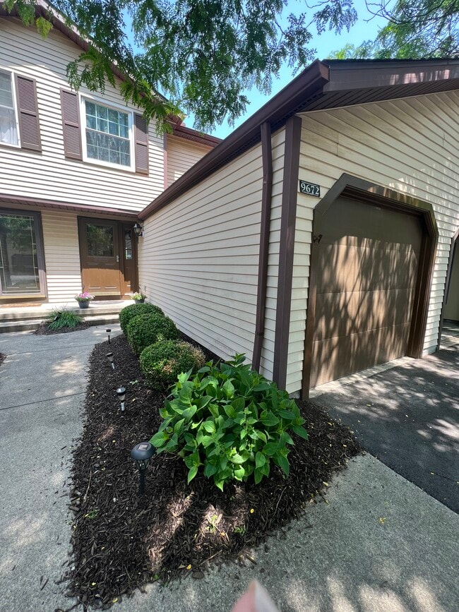 property at 9672 E Idlewood Dr