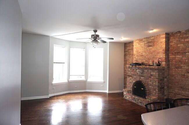 2950 N Halsted St in Chicago, IL - Building Photo - Building Photo