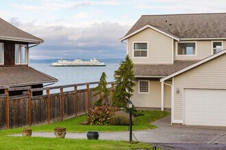 12420 NE Brigantine Ct in Kingston, WA - Building Photo - Building Photo