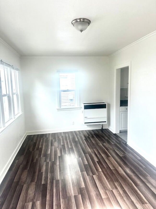 1327 E Santa Clara St in Ventura, CA - Building Photo - Building Photo