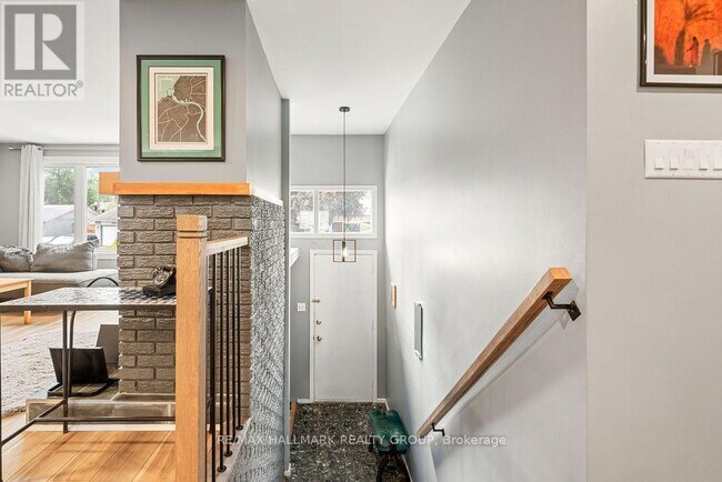 2051 Kings Grove Crescent in Ottawa, ON - Building Photo - Building Photo
