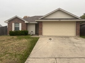 4905 Brianhill Dr in Fort Worth, TX - Building Photo