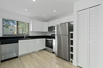 4323 NW 115th Ave in Coral Springs, FL - Building Photo - Building Photo