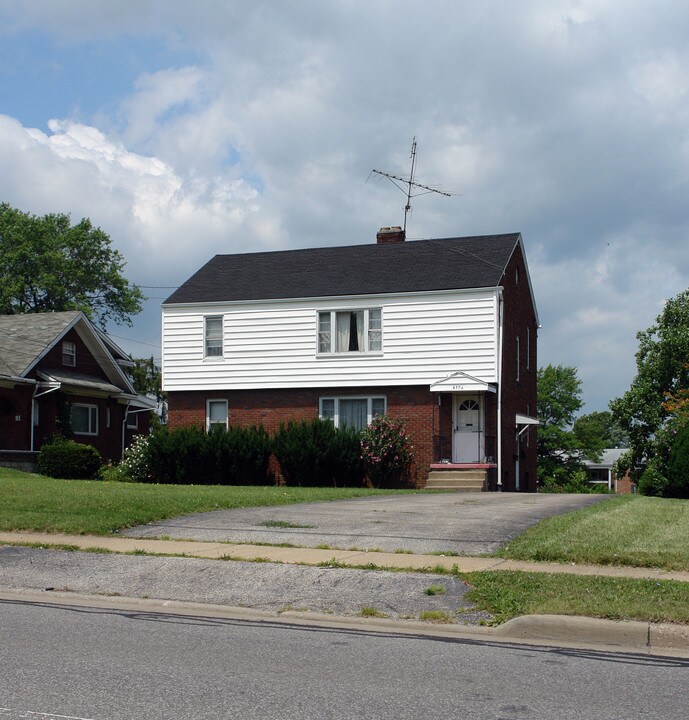 4376 Mahoning Ave in Austintown, OH - Building Photo