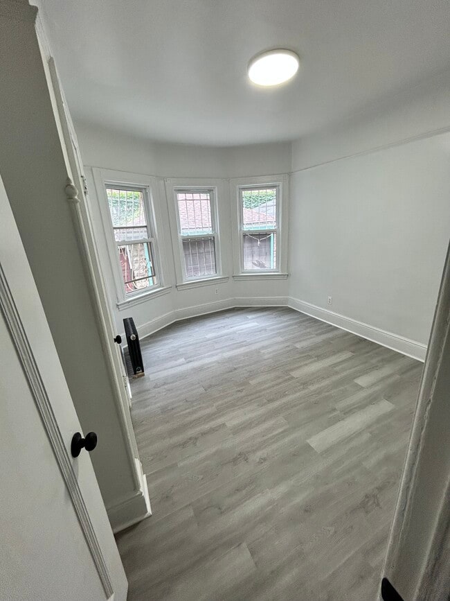 607 E 17th St, Unit 1